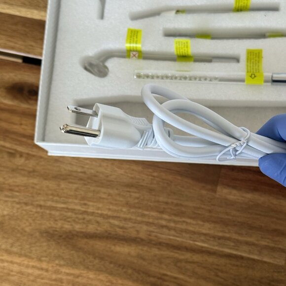 NuDerma Portable Handheld Skin Therapy Wand Machine w/Neon Skincare NIB - Picture 7 of 16